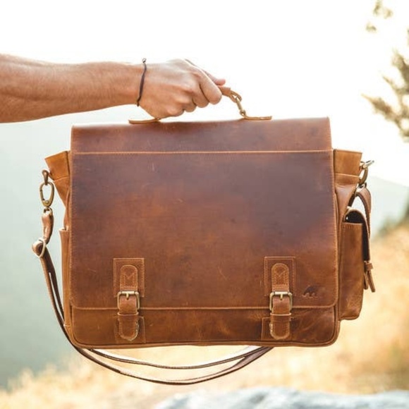 sitka leather messenger